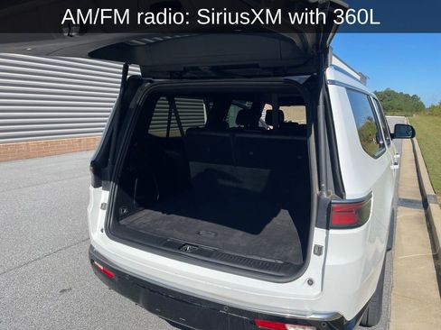 Used 2023 Jeep Wagoneer L Series II image 22