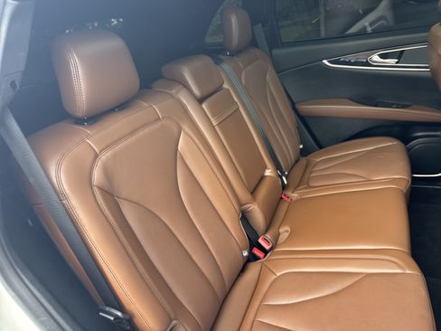 Used 2023 Lincoln Nautilus Reserve FWD image 32