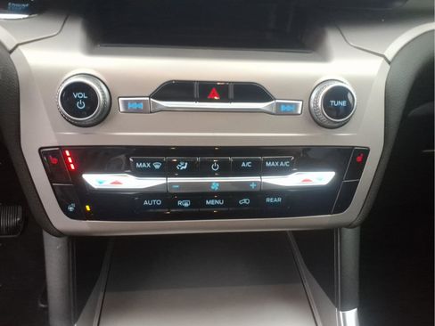 Certified 2023 Ford Explorer XLT w/ Equipment Group 202A image 20