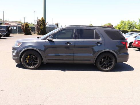 Used 2017 Ford Explorer Sport w/ Equipment Group 401A AWD/4WD image 8