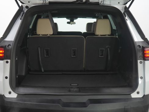 Used 2023 Chevrolet Traverse LS w/ Safety Package image 9