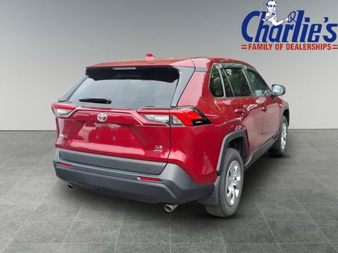 Used 2023 Toyota RAV4 LE AWD/4WD image 4