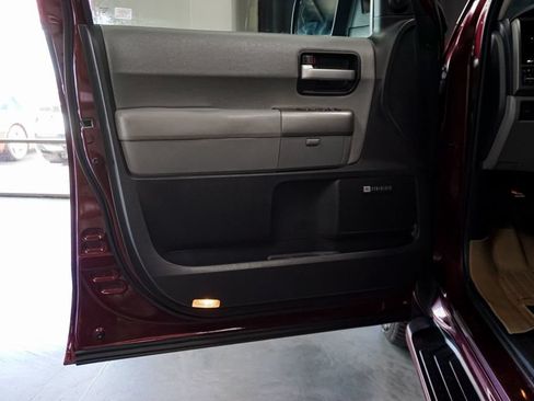 Used 2010 Toyota Sequoia Limited AWD/4WD image 16