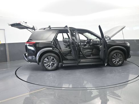 Used 2024 Nissan Pathfinder SV FWD image 76