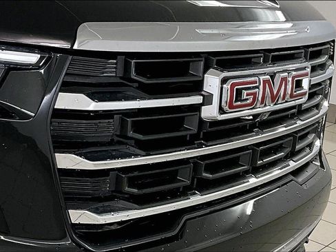 Used 2025 GMC Acadia Elevation image 34