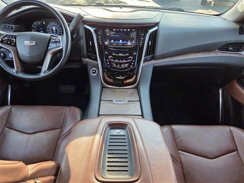 Used 2020 Cadillac Escalade Luxury image 13