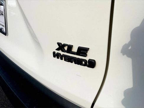 Used 2021 Toyota RAV4 AWD Hybrid image 33