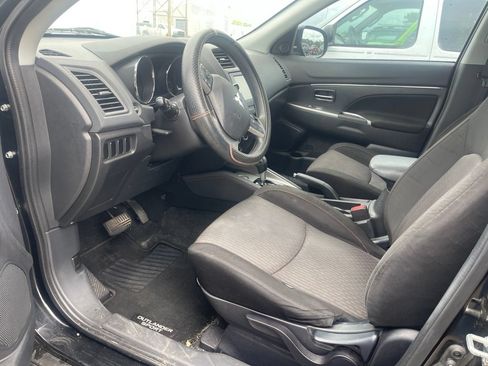 Used 2019 Mitsubishi Outlander Sport ES FWD image 9
