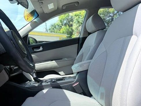 Used 2016 Kia Optima LX w/ Option Group 014 FWD image 10