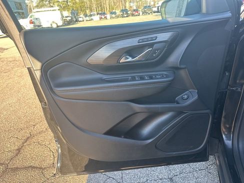 Used 2023 GMC Terrain SLT image 15