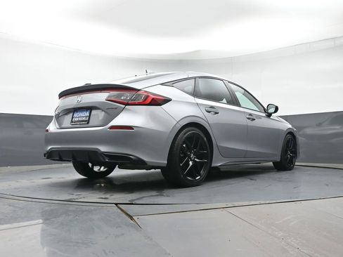 Used 2023 Honda Civic Sport image 27