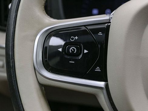 Used 2022 Volvo XC60 T8 Inscription w/ Advanced Package AWD/4WD image 36