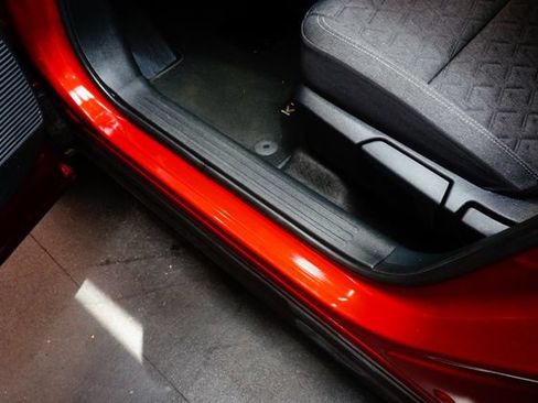 Certified 2025 Nissan Kicks SV AWD/4WD image 31