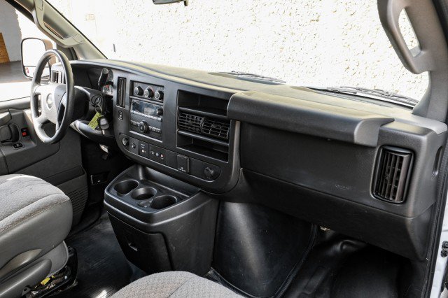 Used 2020 Chevrolet Express 3500 w/ Driver Convenience Package RWD image 9