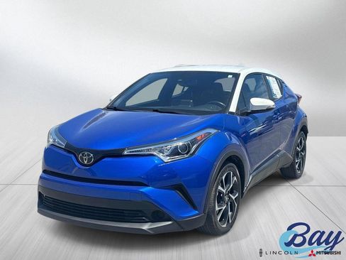 Used 2019 Toyota C-HR XLE FWD image 1