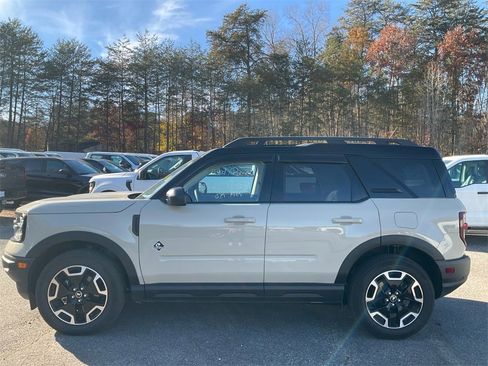 Used 2024 Ford Bronco Sport Outer Banks w/ Tech Package image 8