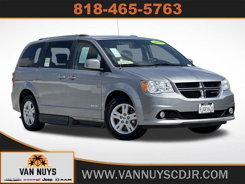 Used 2019 Dodge Grand Caravan SXT image 1