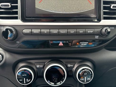 Certified 2025 Hyundai Venue Limited image 31