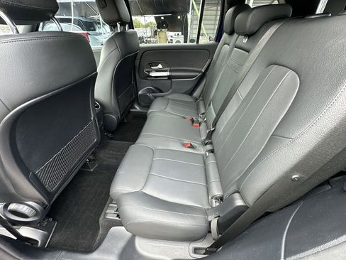 Used 2022 Mercedes-Benz GLB 250 image 27