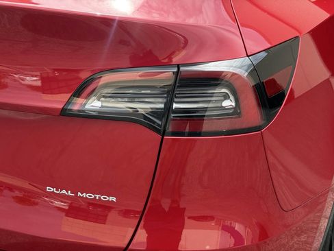 Used 2023 Tesla Model Y Long Range AWD/4WD image 36