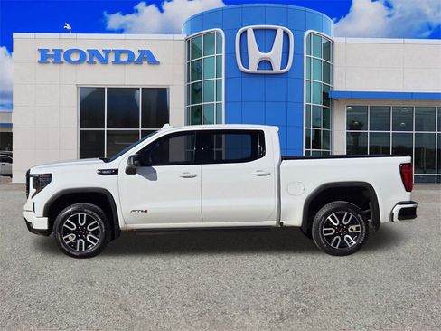 Used 2024 GMC Sierra 1500 AT4 w/ Technology Package image 6