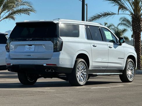 New 2026 Chevrolet Suburban Premier image 4