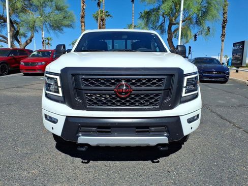 Used 2024 Nissan Titan PRO-4X w/ Pro-4x Convenience Package image 2
