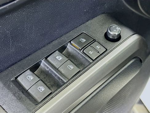 Used 2018 Toyota Tacoma SR5 image 20