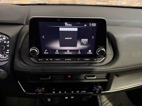 Certified 2025 Nissan Rogue SV image 19