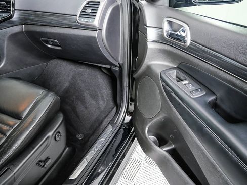 Used 2020 Jeep Grand Cherokee Limited X image 25