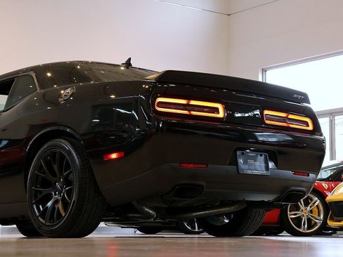 Used 2015 Dodge Challenger SRT Hellcat image 28