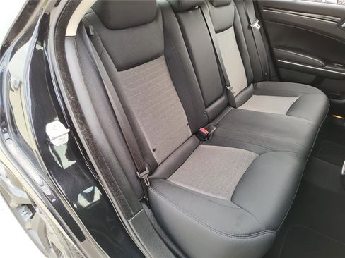 Used 2023 Chrysler 300 Touring w/ Sport Appearance Package image 21