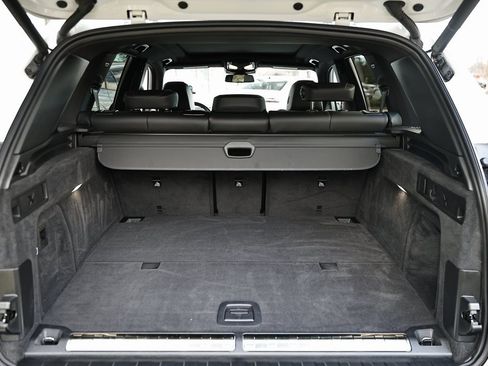 Used 2025 BMW X5 xDrive50e w/ Executive Package image 30