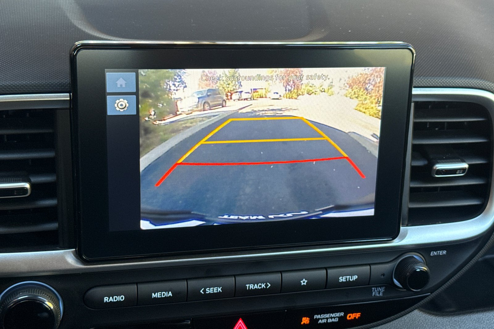 Used 2025 Hyundai Venue SEL FWD image 19