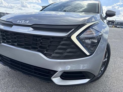 Used 2023 Kia Sportage LX image 9