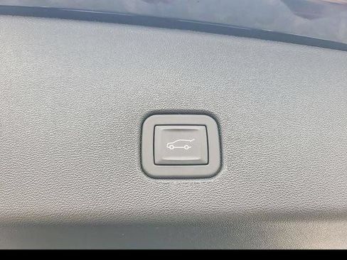 Certified 2025 Cadillac Optiq Luxury 2 w/ LPO, Floor Liner Package AWD/4WD image 33