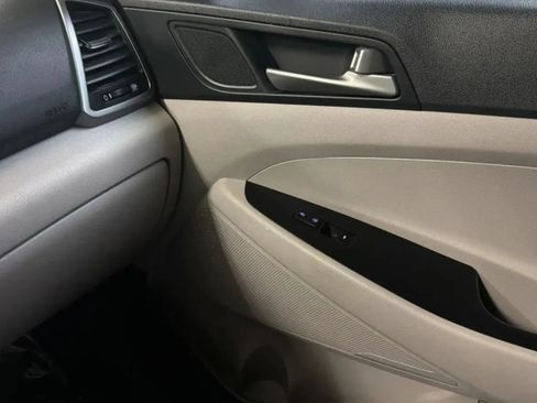 Used 2018 Hyundai Tucson SEL FWD image 16