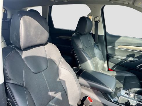 Used 2022 Kia Telluride EX w/ EX Premium Package FWD image 30