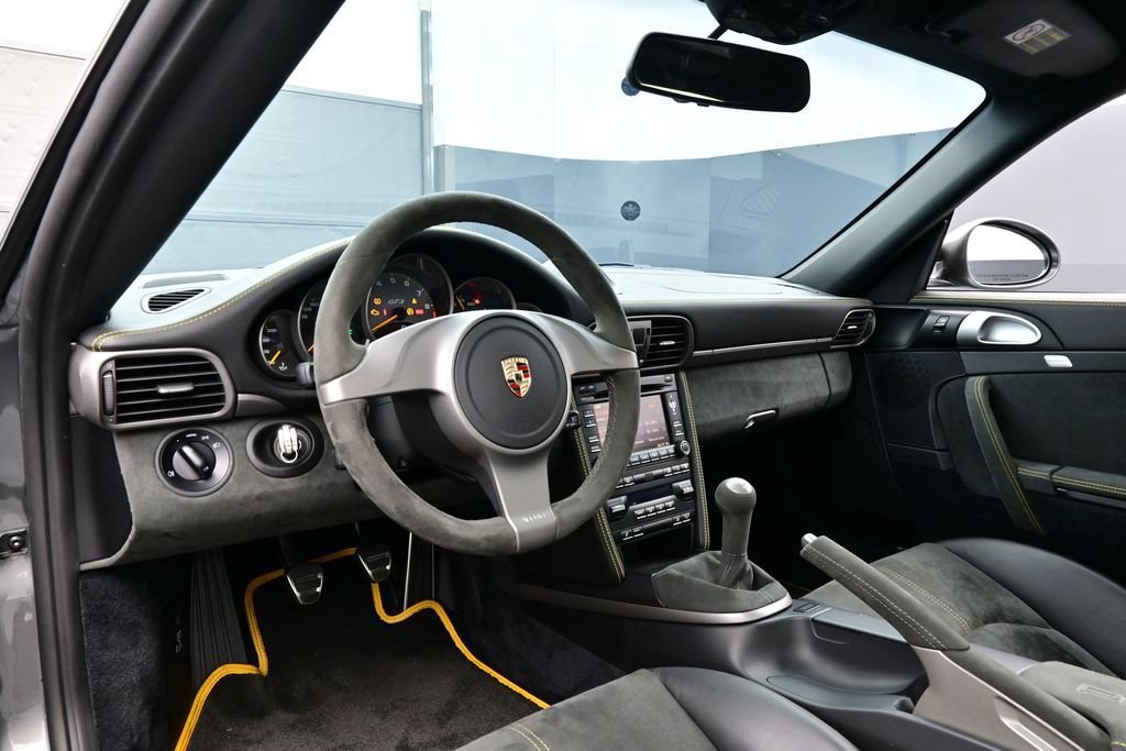 Used 2010 Porsche 911 GT3 RWD image 4