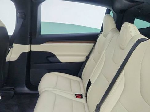 Used 2024 Tesla Model X image 27