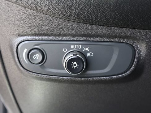 Used 2019 Chevrolet Equinox LS FWD image 28