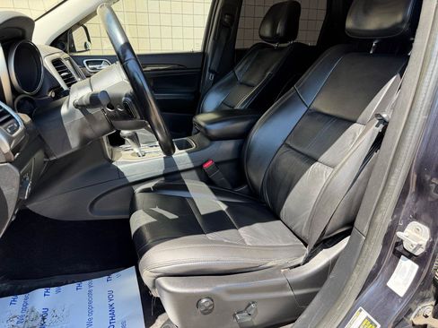 Used 2011 Jeep Grand Cherokee Laredo AWD/4WD image 15