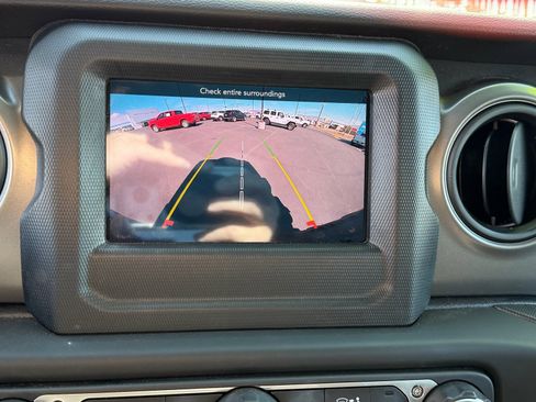 Used 2023 Jeep Wrangler Unlimited Sport image 11