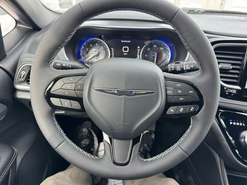 New 2026 Chrysler Pacifica Limited w/ S Appearance Package AWD/4WD image 17