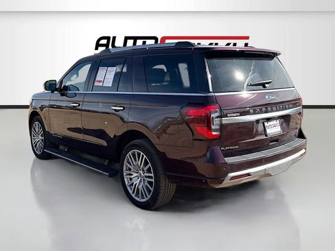 Used 2024 Ford Expedition Platinum image 5