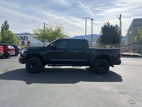 Used 2022 Toyota Tundra Platinum image 8