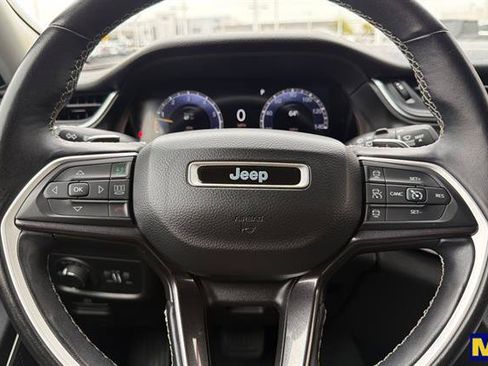 Used 2022 Jeep Grand Cherokee L Laredo w/ Luxury Tech Group I RWD image 30
