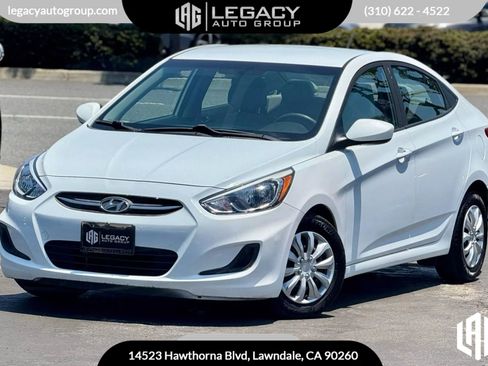 Used 2017 Hyundai Accent SE image 1