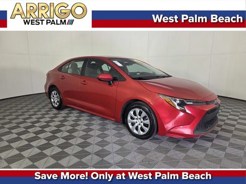 Used 2020 Toyota Corolla LE FWD image 1