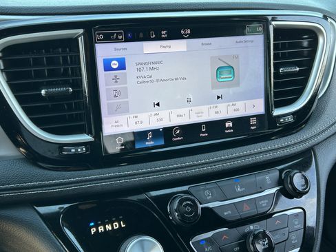 Certified 2022 Chrysler Pacifica Touring-L w/ S Appearance Package image 28